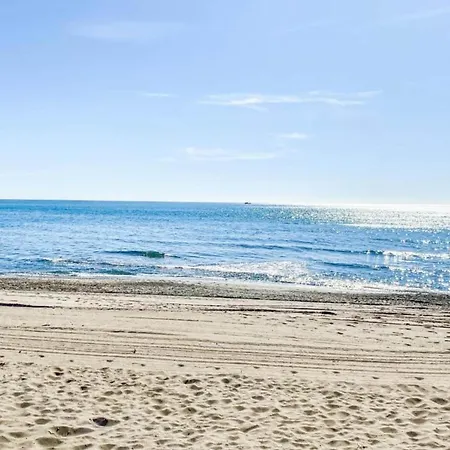 In By Playa Carihuela